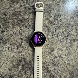 Garmin Vivioactive 5 GPS smart watch